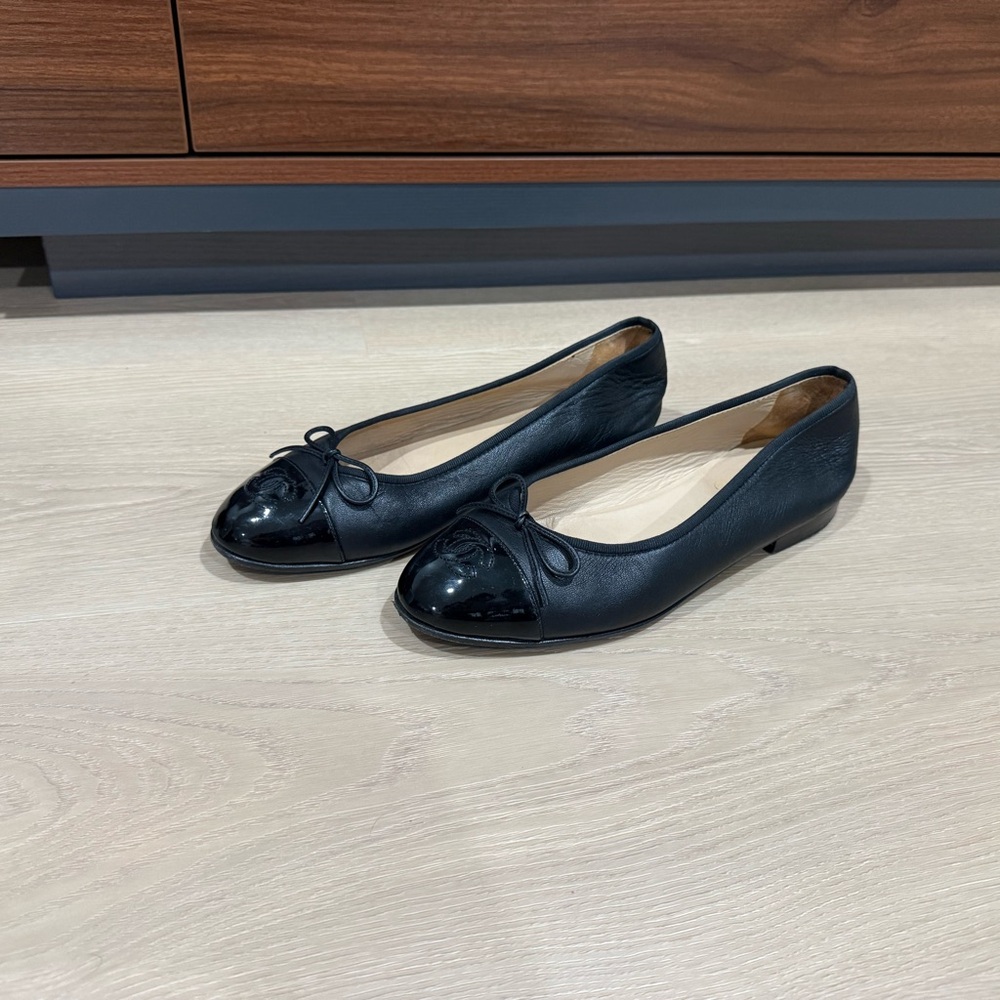 Black Leather Ballet Flats